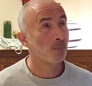 Portrait de Thierry Charton, hypnothérapeute et explorateur de conscience.